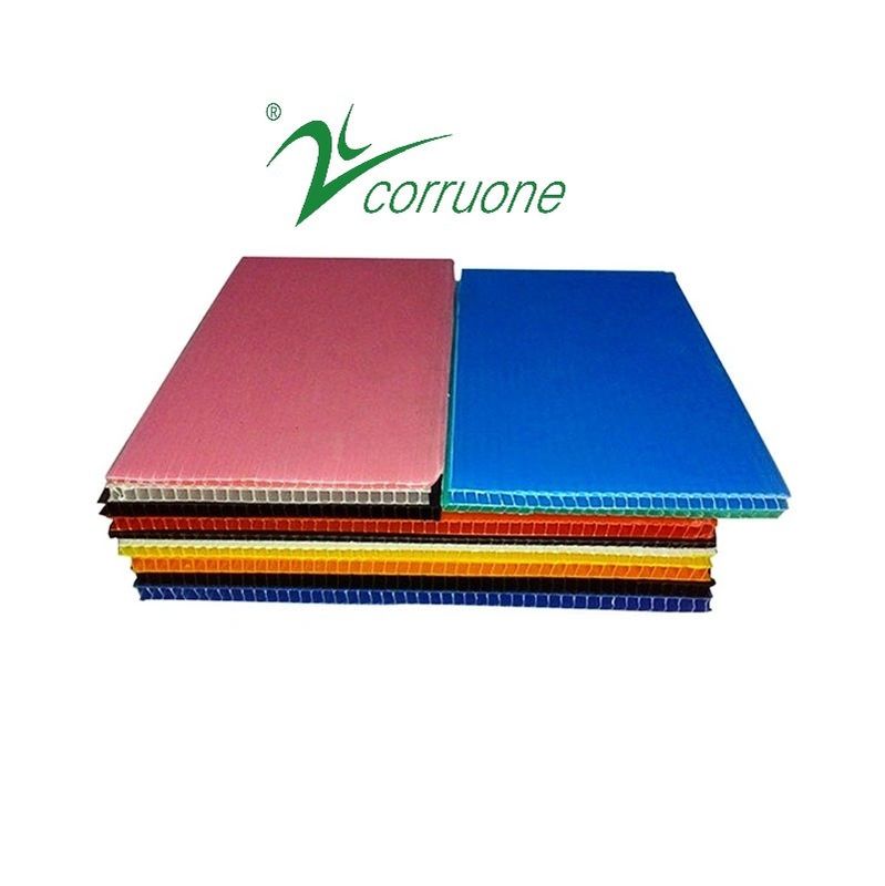 Cartonplastはリサイクルされたプラスチック パネル4x8 Corruone PPプラスチック板を波形を付けた