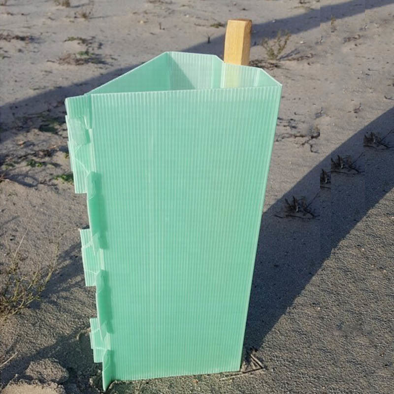 PPはプラスチック木の監視コルフルートのプラスチック木の幹の保護装置を波形を付けた