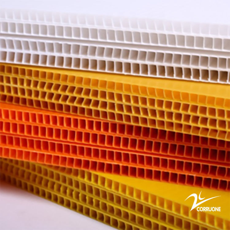 4ft X 8ft ツイン ウォール 波紋プラスチックシート 紫外線耐性 環境に優しい包装のために